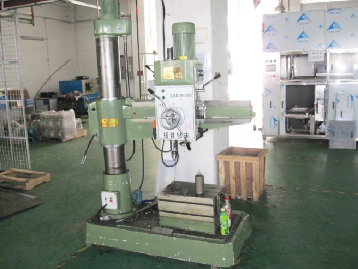 精密摇臂钻床